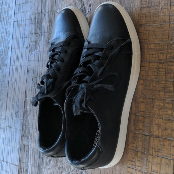 Kenneth Cole New York Black Leather Kip 